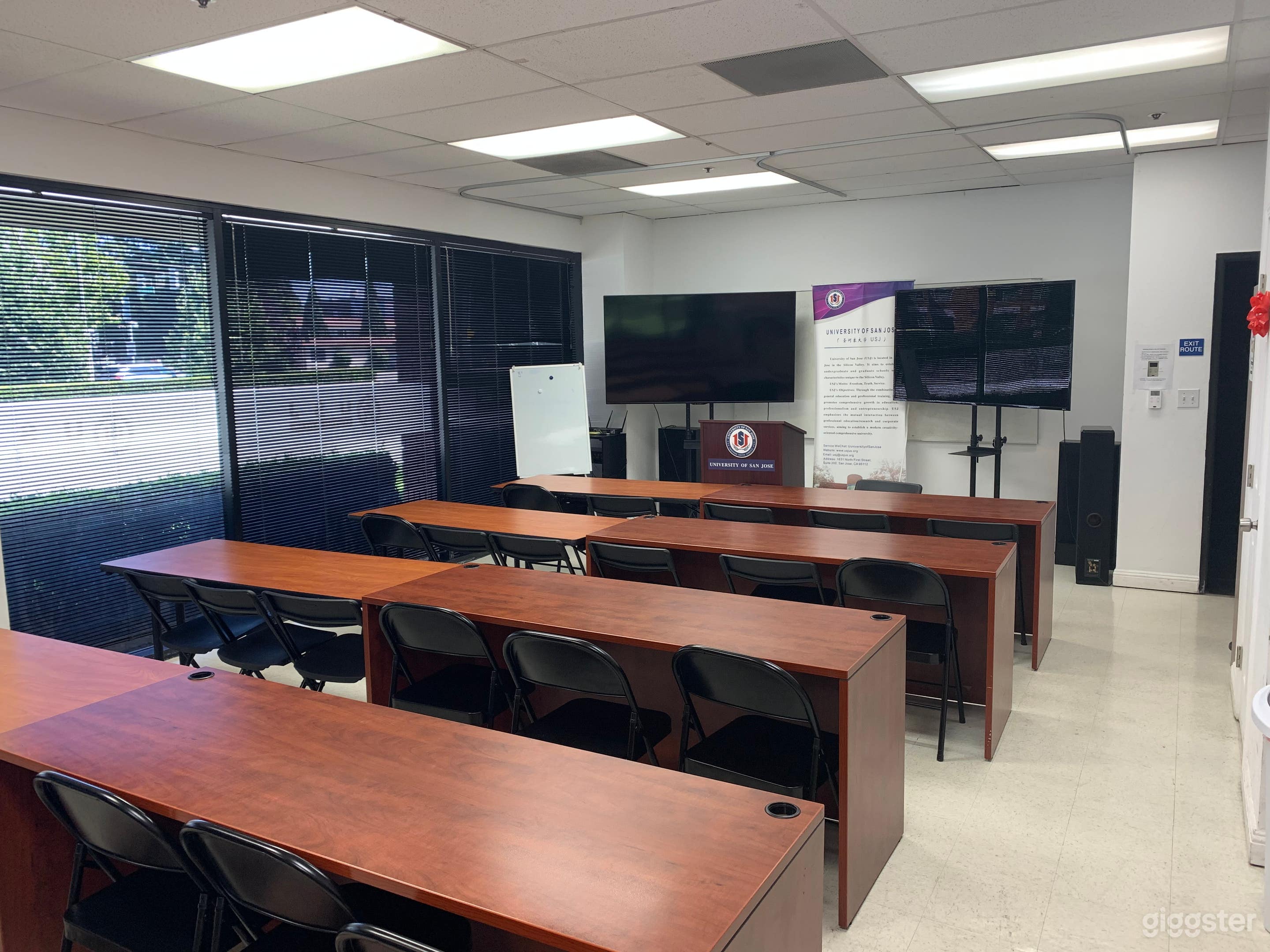 Bright Seminar & Meeting Space in Downtown San Jose Photo 3