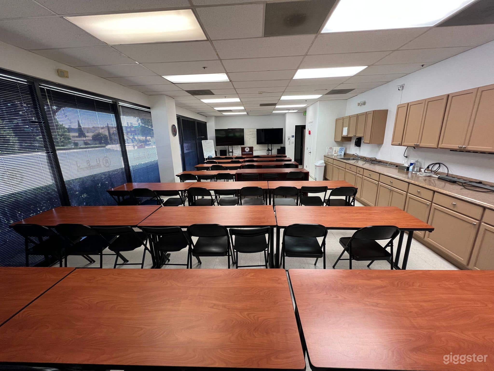 Bright Seminar & Meeting Space in Downtown San Jose Photo 2