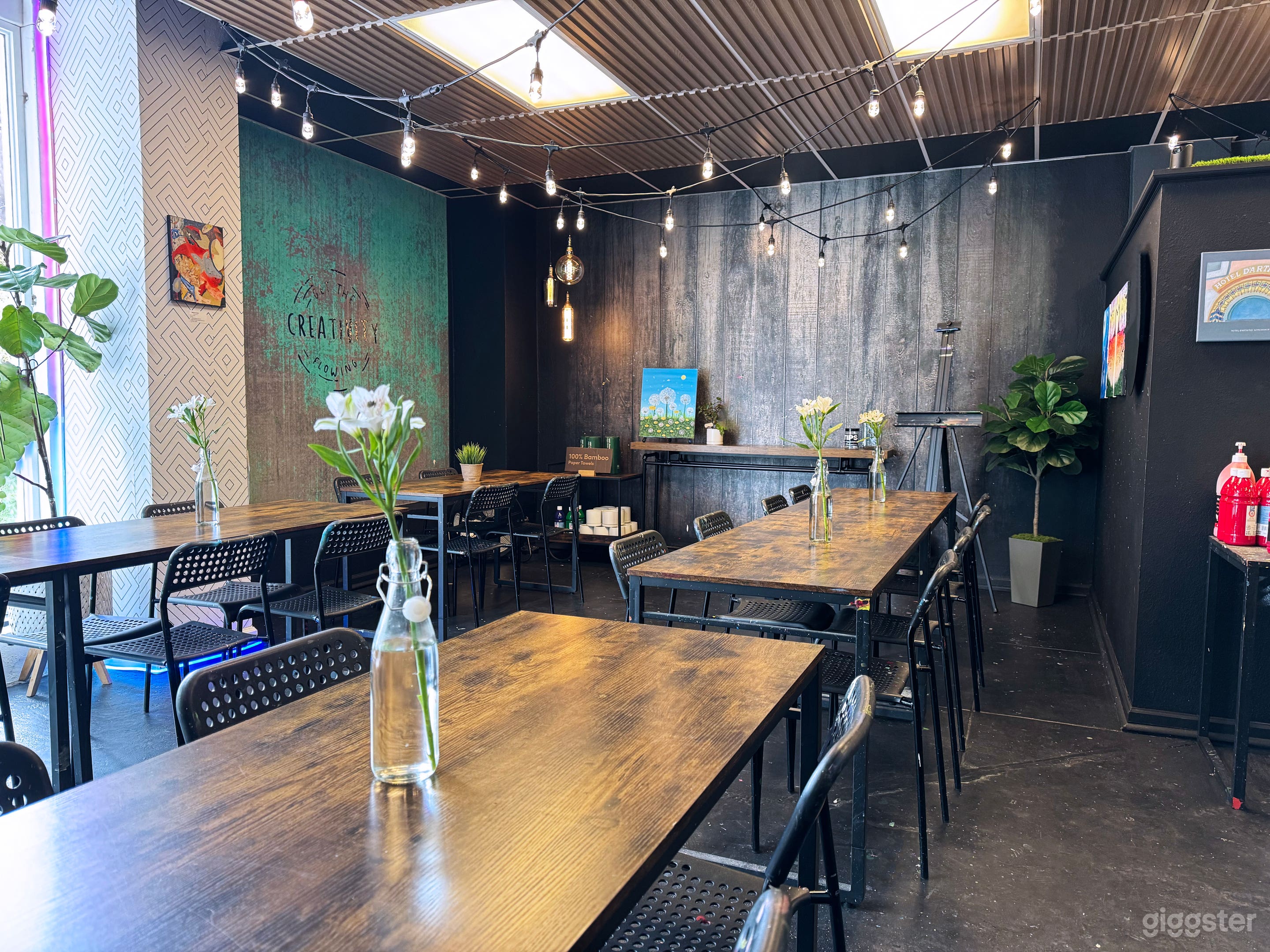 Vibrant Art Studio in Downtown Long Beach – Events & Shoots Photo 2