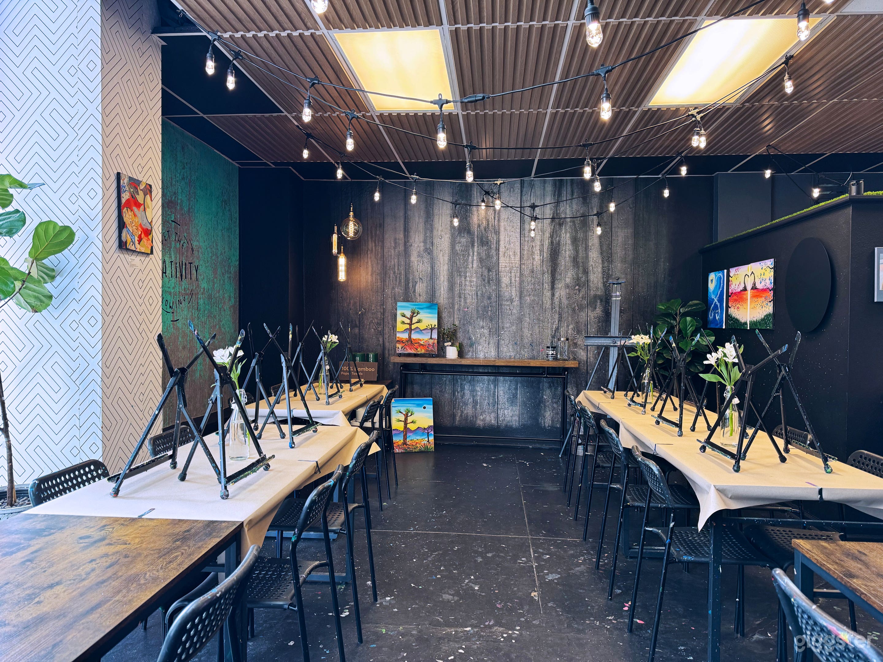 Vibrant Art Studio in Downtown Long Beach – Events & Shoots Photo 1