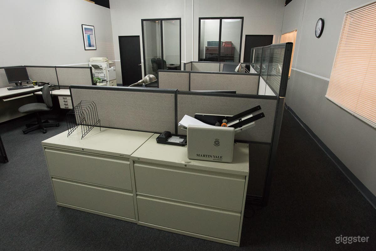 OFFICE Cubicles &amp; Conference Room Set Photo 4