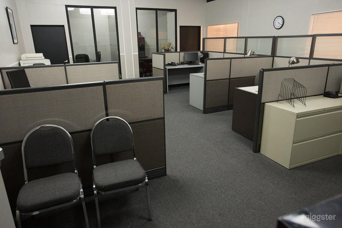 OFFICE Cubicles &amp; Conference Room Set Photo 1