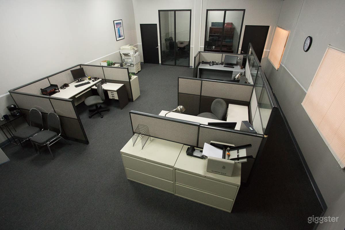 OFFICE Cubicles &amp; Conference Room Set Photo 2