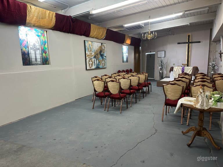  STAND ALONE WAREHOUSE FOR SHOOTING WITH PRIVATE PARKING! 