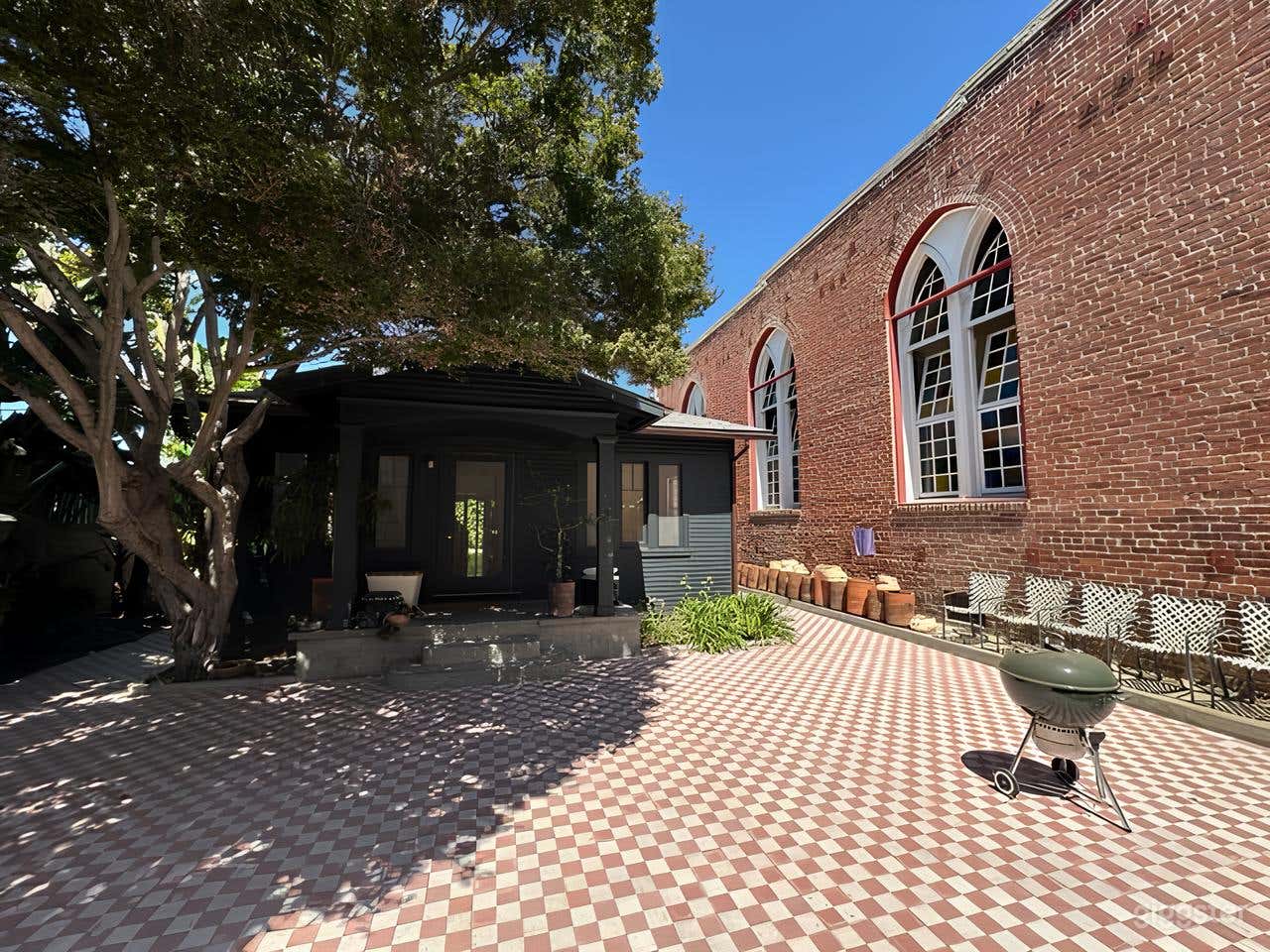 Cozy Outdoor Space Photo 4