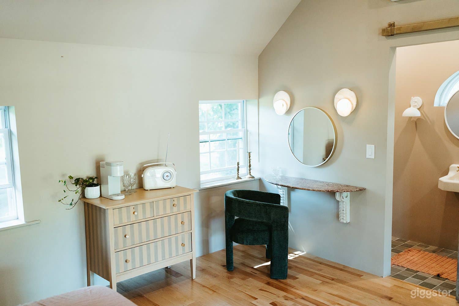 The Bridal Suite Photo 3