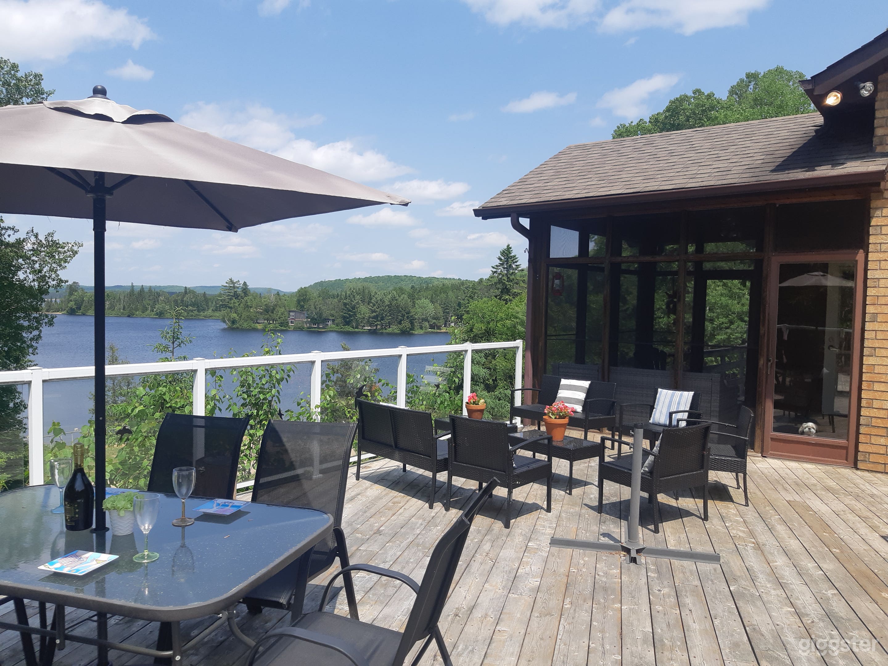 Beautiful cottage. Stunning view. Sandy beach. Photo 1