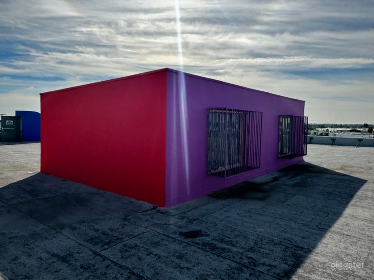  Private Rooftop w/ Uninterrupted Skyline Views 