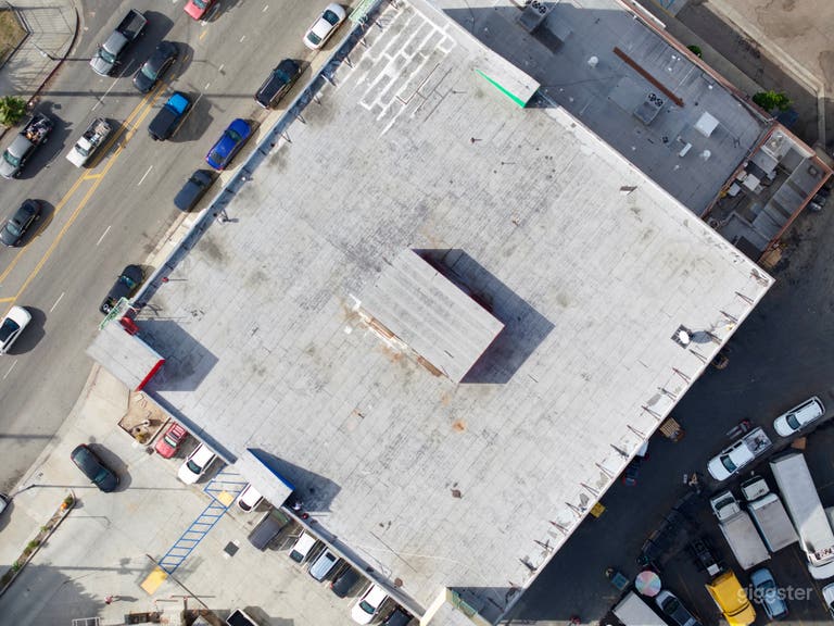  Private Rooftop w/ Uninterrupted Skyline Views 