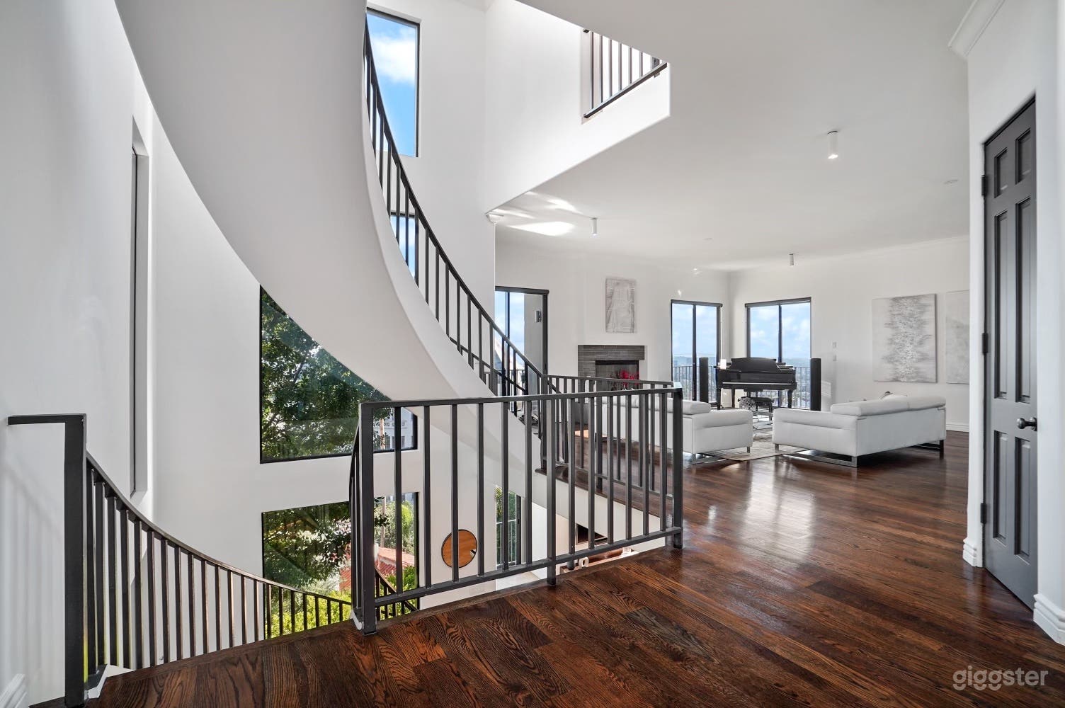 Above the Chateau Marmont -Hollywood Hills Photo 2