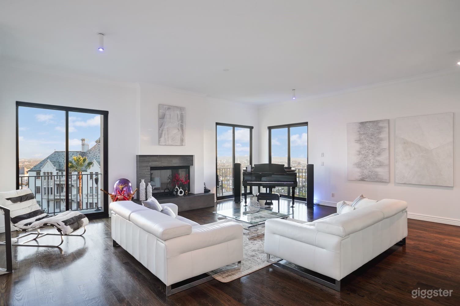 Above the Chateau Marmont -Hollywood Hills Photo 3