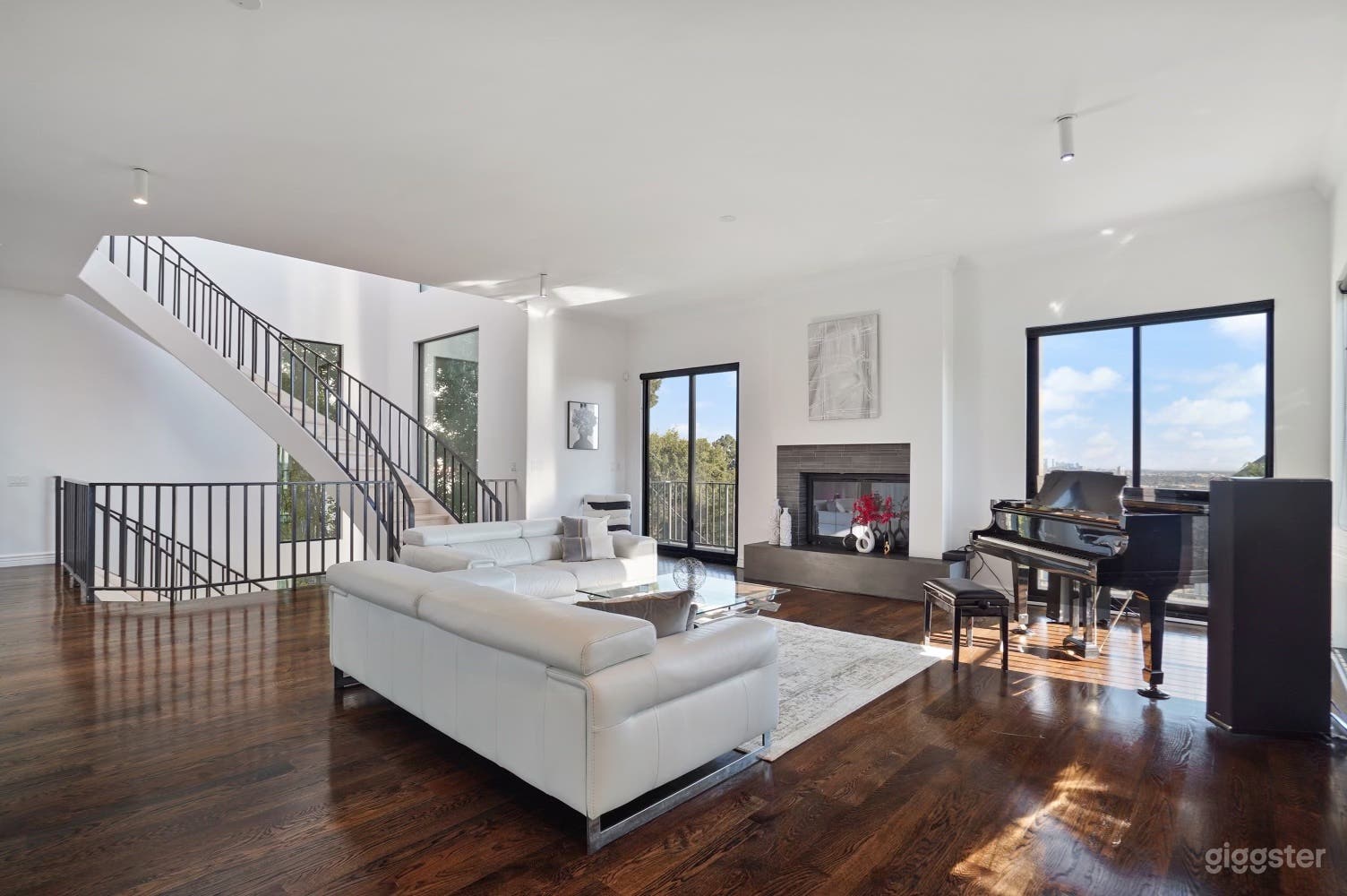 Above the Chateau Marmont -Hollywood Hills Photo 4