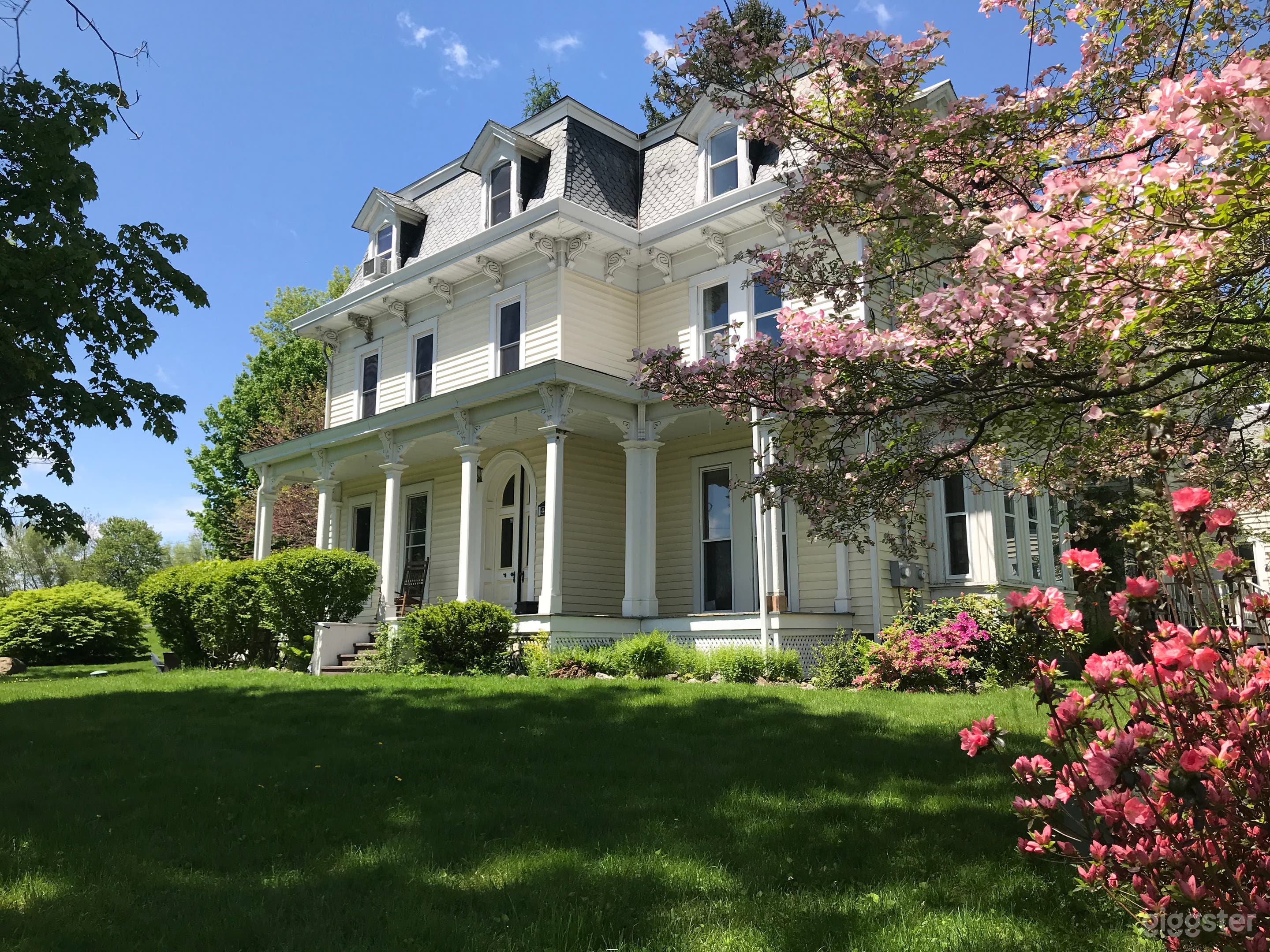 Unique1878 Victorian home with pool and sauna Photo 1