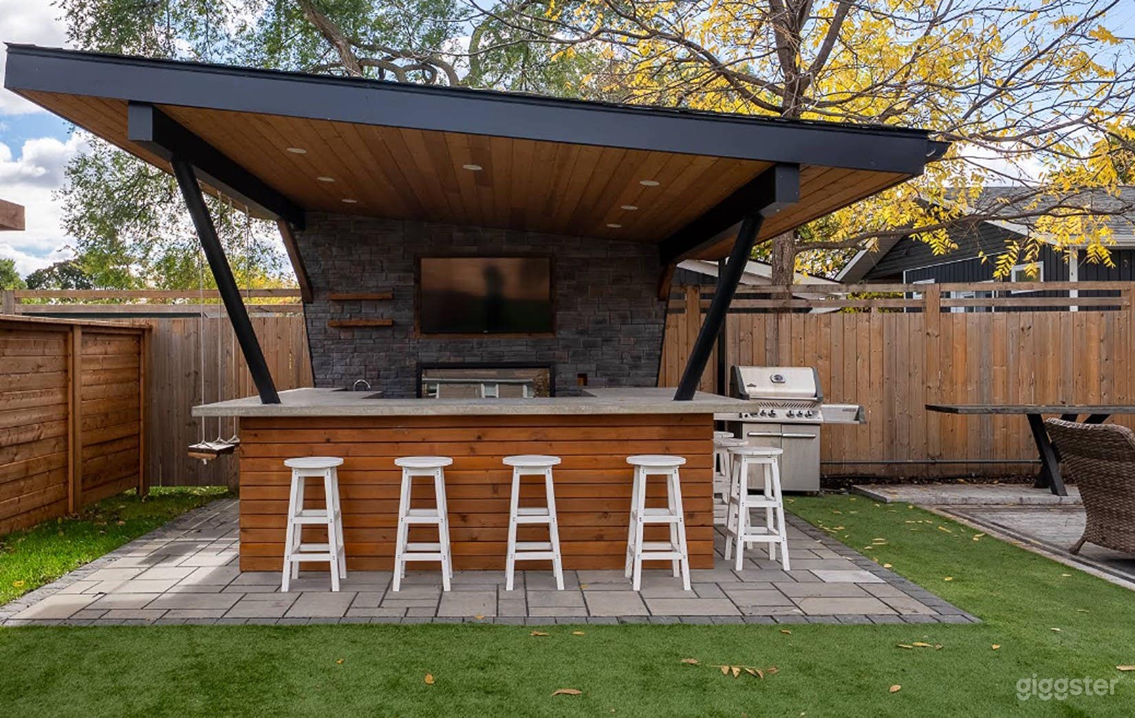 Seamless Outdoor Gathering Space Photo 2