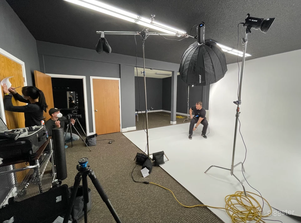 Photography &amp; Videography Studio Photo 3