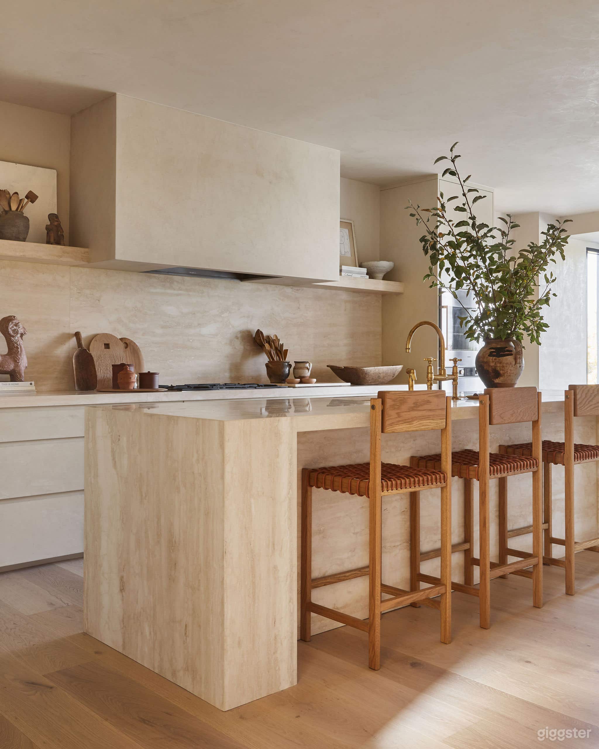 Mid Century Modern Location (West Coast Meets Toronto) Photo 4