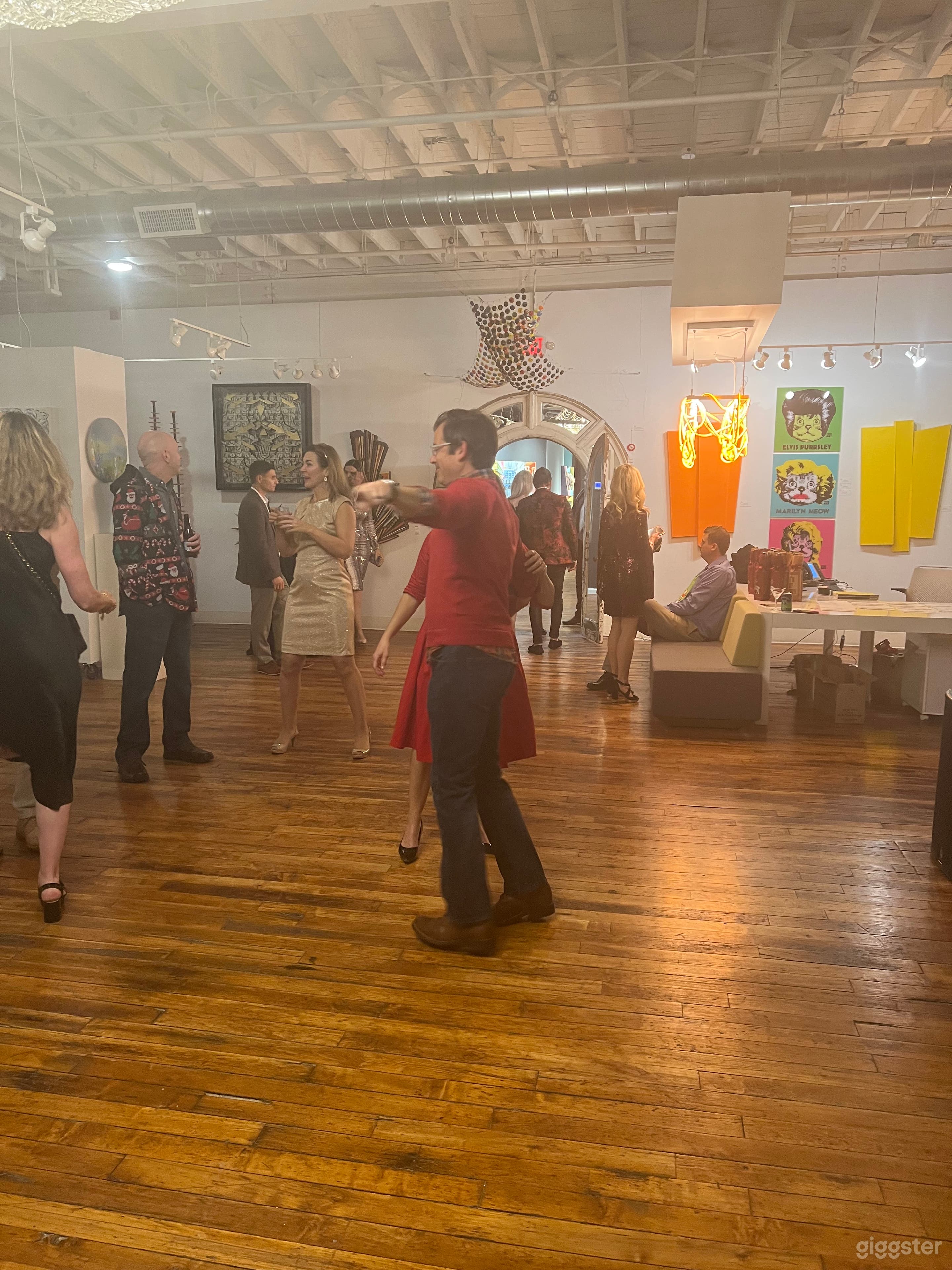 Near downtown Cincinnati Art Gallery Photo 3