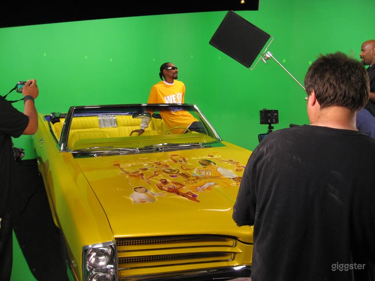  Snoop Dogg on Set with Car + Green Screen Cyc 