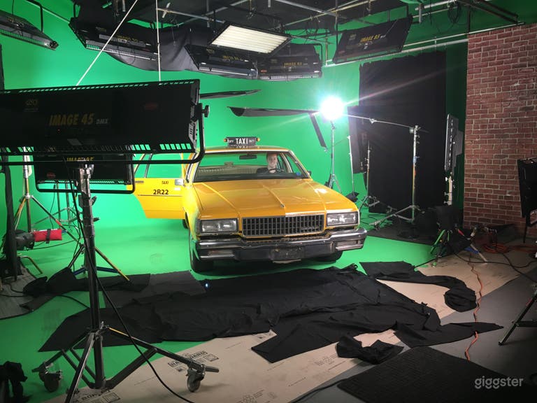  Production Space Pre-lit Sound Stage & Cyc 