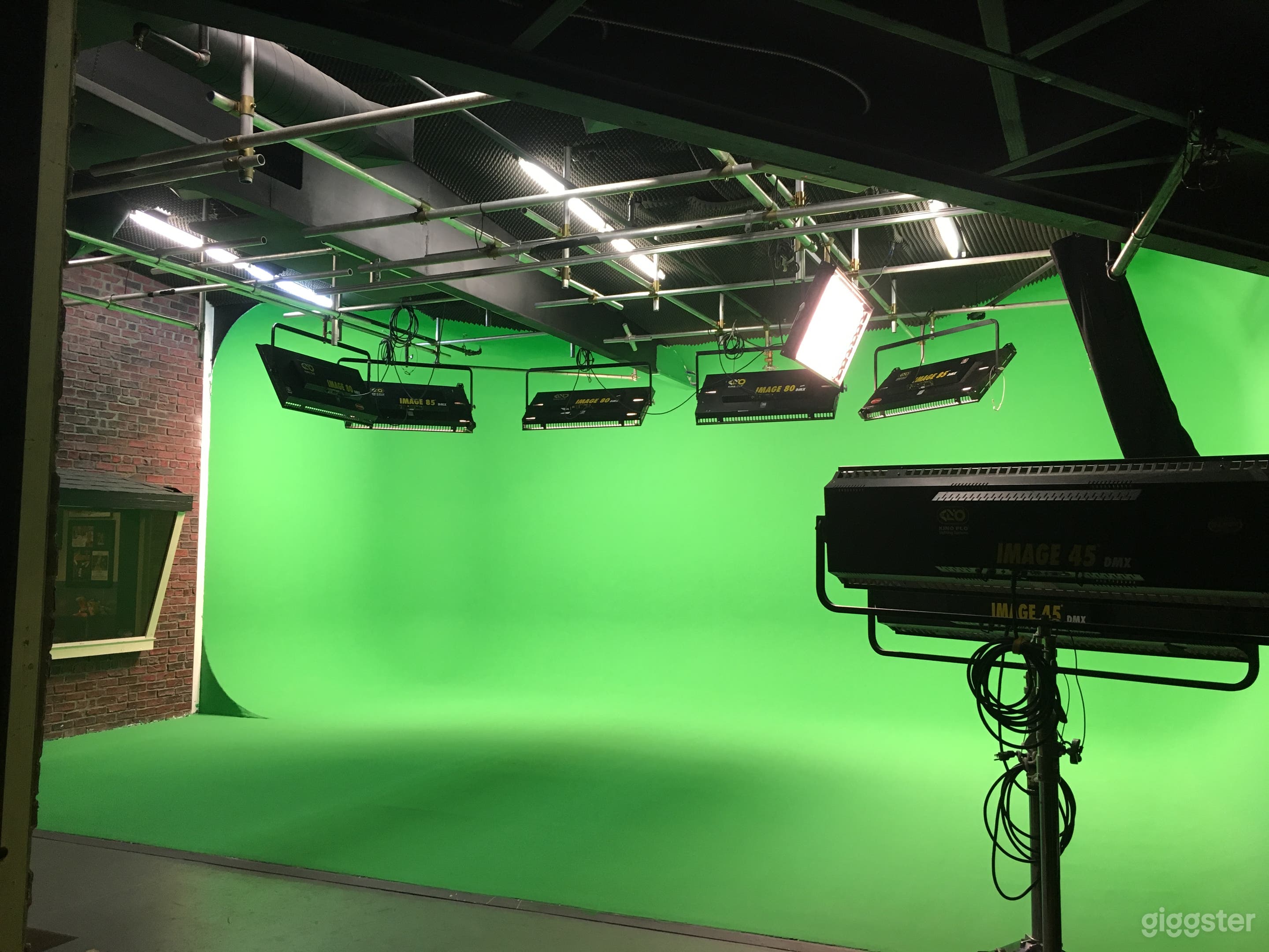 31x26 Pre-Lit Green Cyc (Cyc color can be repainted in a days notice to fit your production needs)