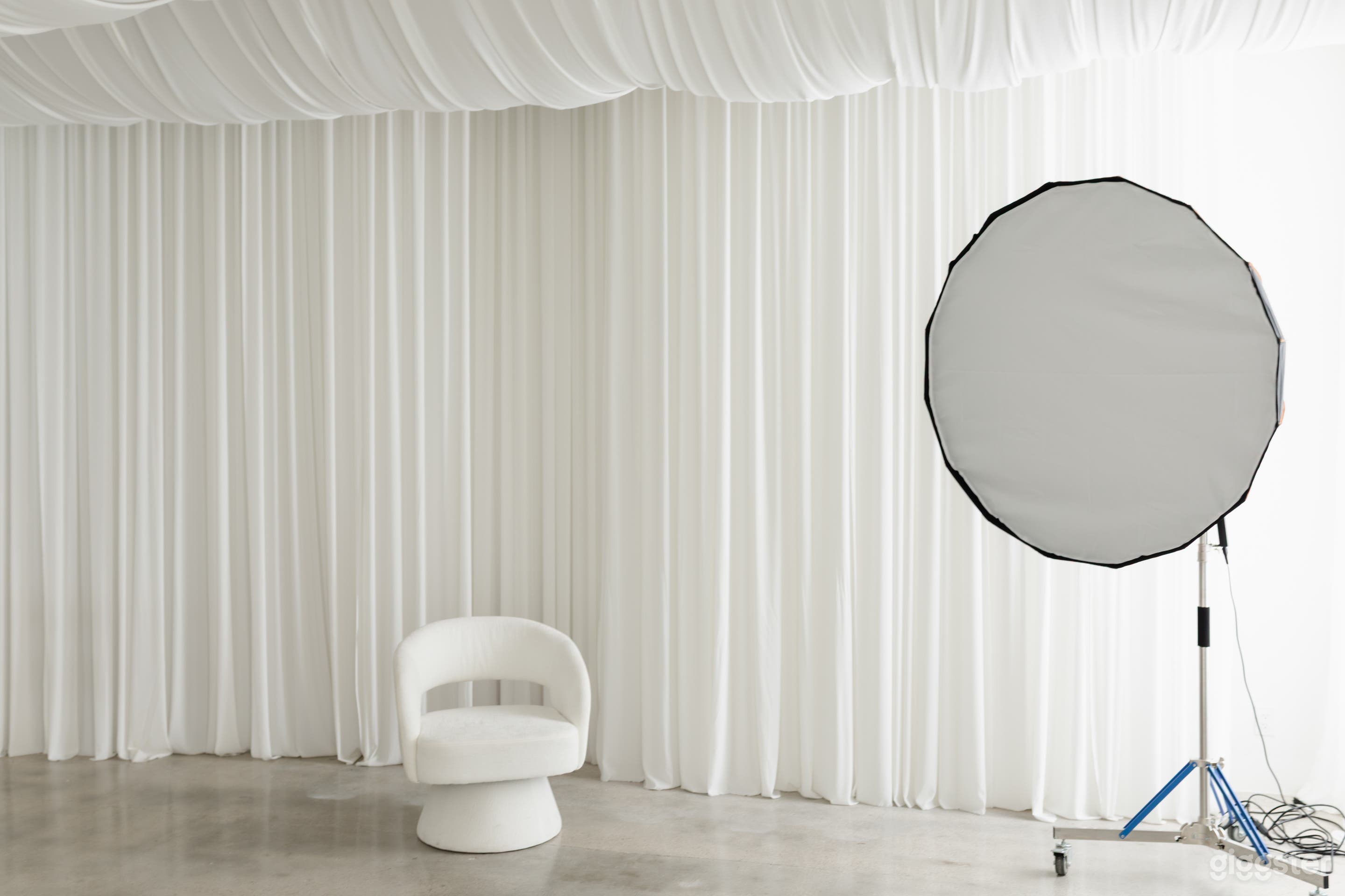 Luna Studio Photo 1