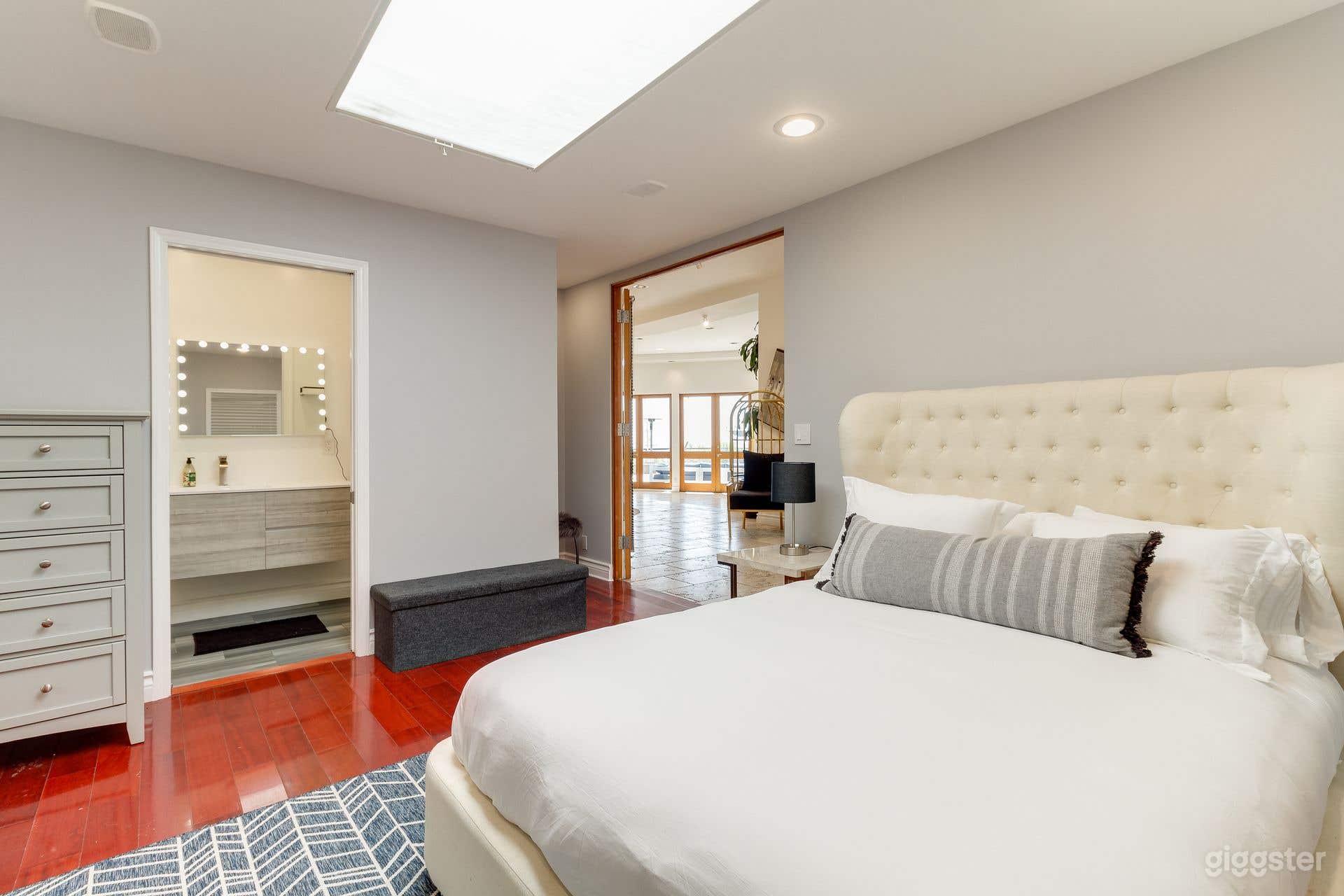 City Lights View Home in the Hills Photo 4