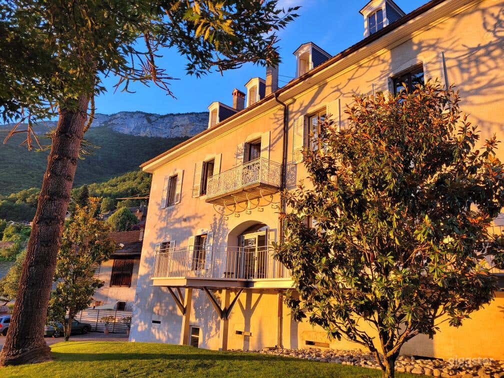 Photo de Manoir exclusif du XVIIIe siècle sur les rives d'un lac alpin 2