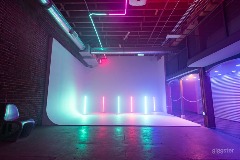  5000 sq. ft Ground Level in DTLA W/ Private Alley 