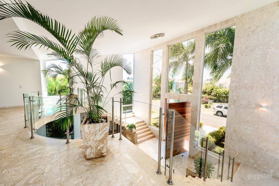 Villa Waterfall Photo 2