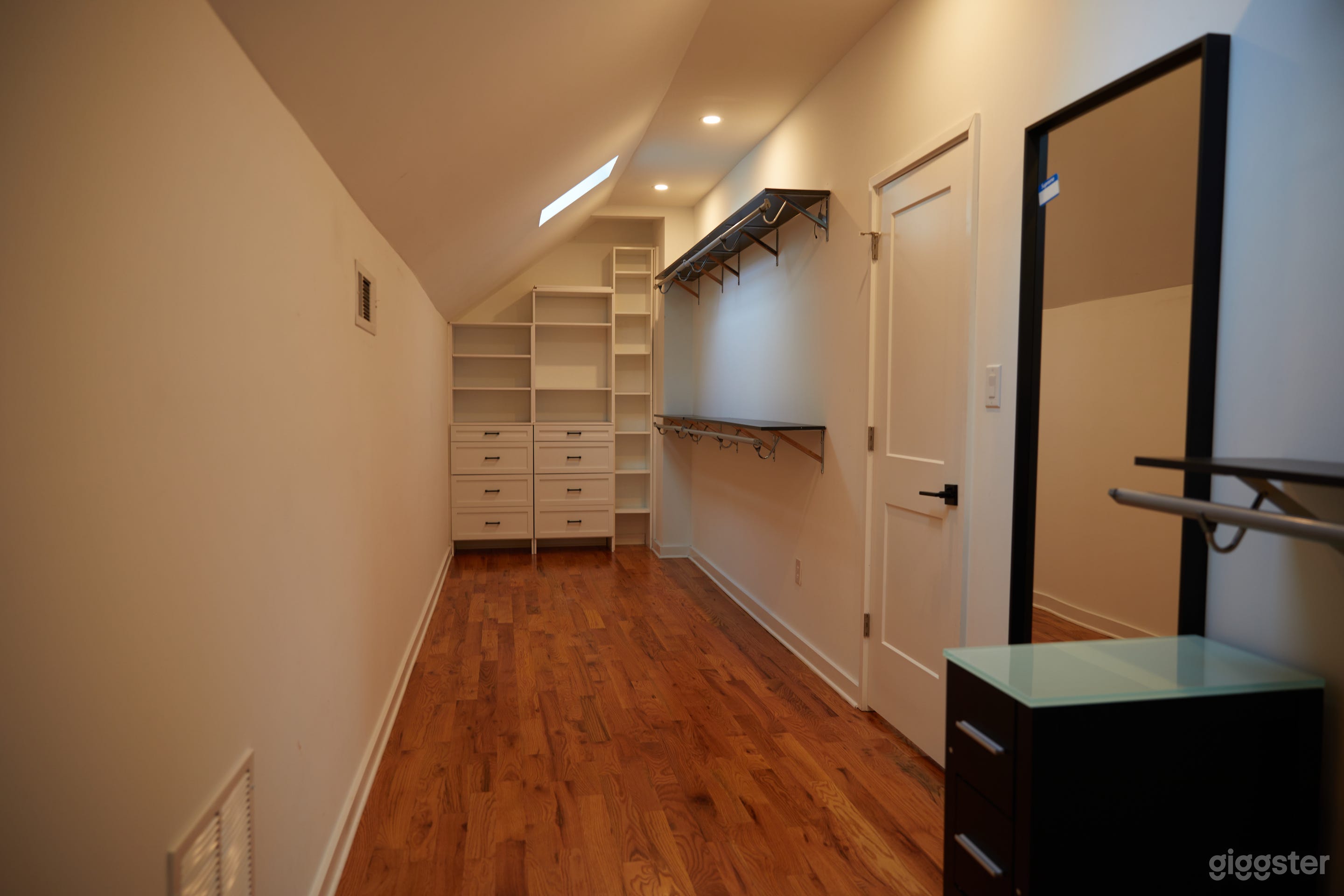 Modern Spacious Home Near Downtown Atlanta Photo 4