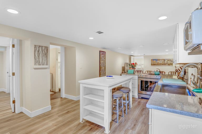  Wash Park Apartment in 1920's Denver Bungalow 