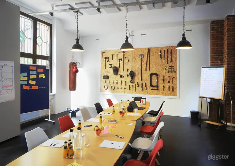  Sala de trabajo - Espacio flexible para reuniones y talleres 