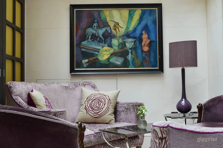  Suite with Gold Leather Wallpaper and Glass Roof in London  