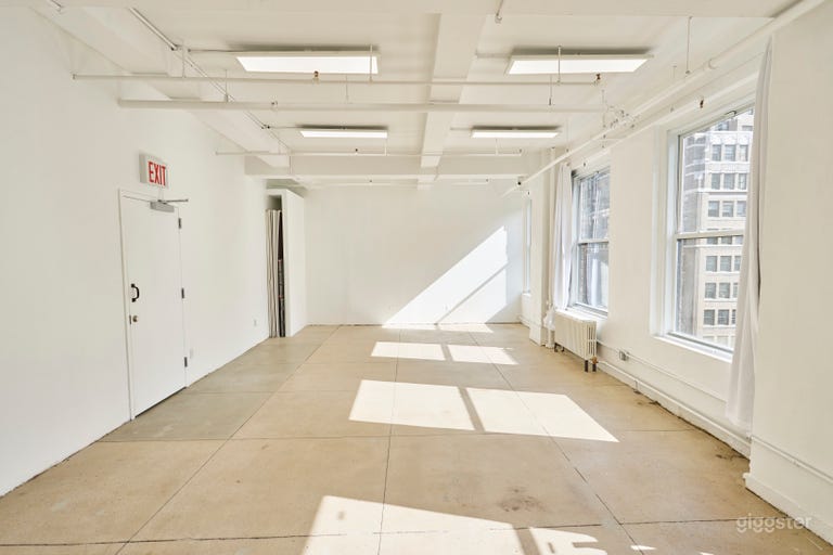  16A Affordable Daylight Photo Studio In New York 