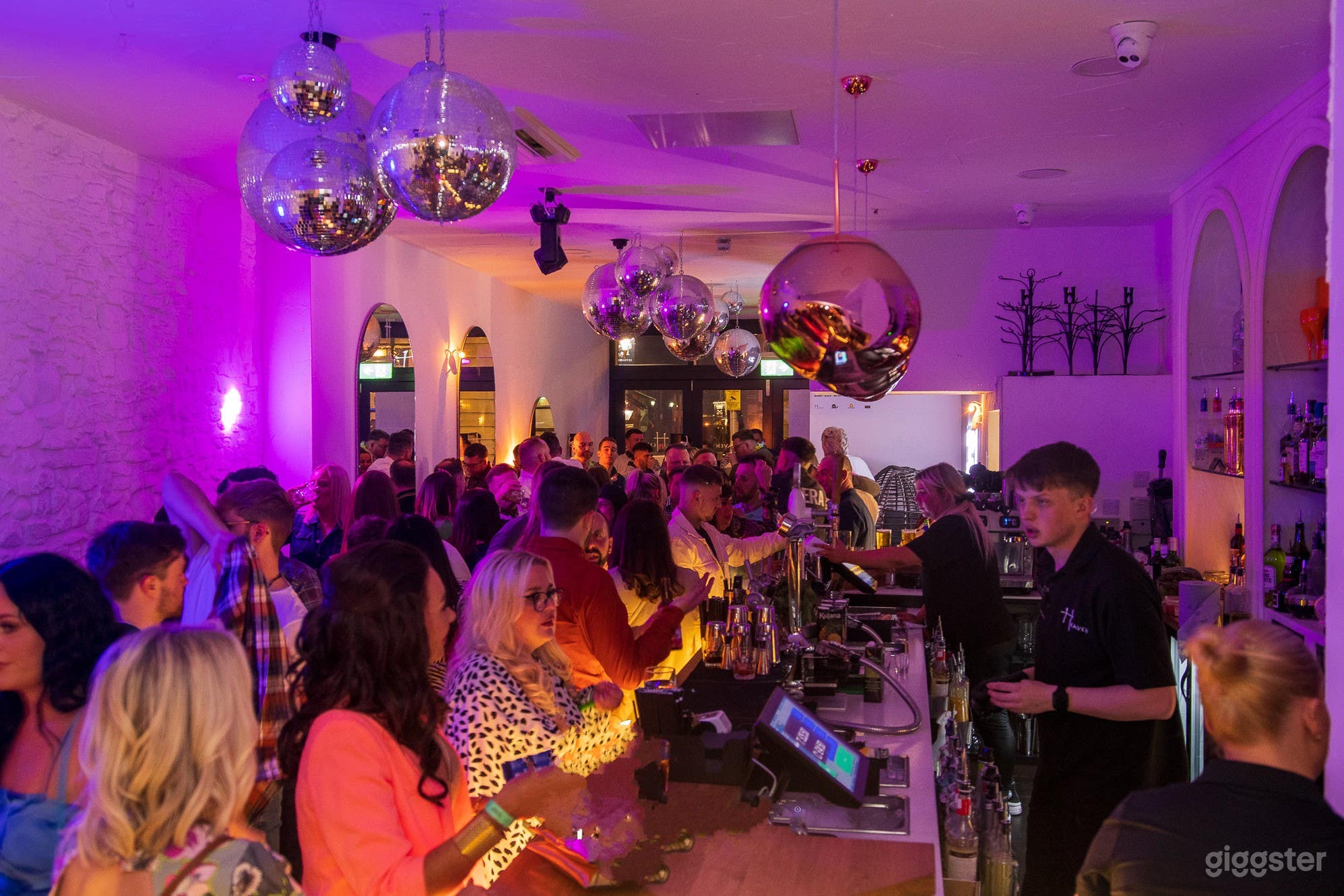 South Wales’ new premier nightspot Photo 2