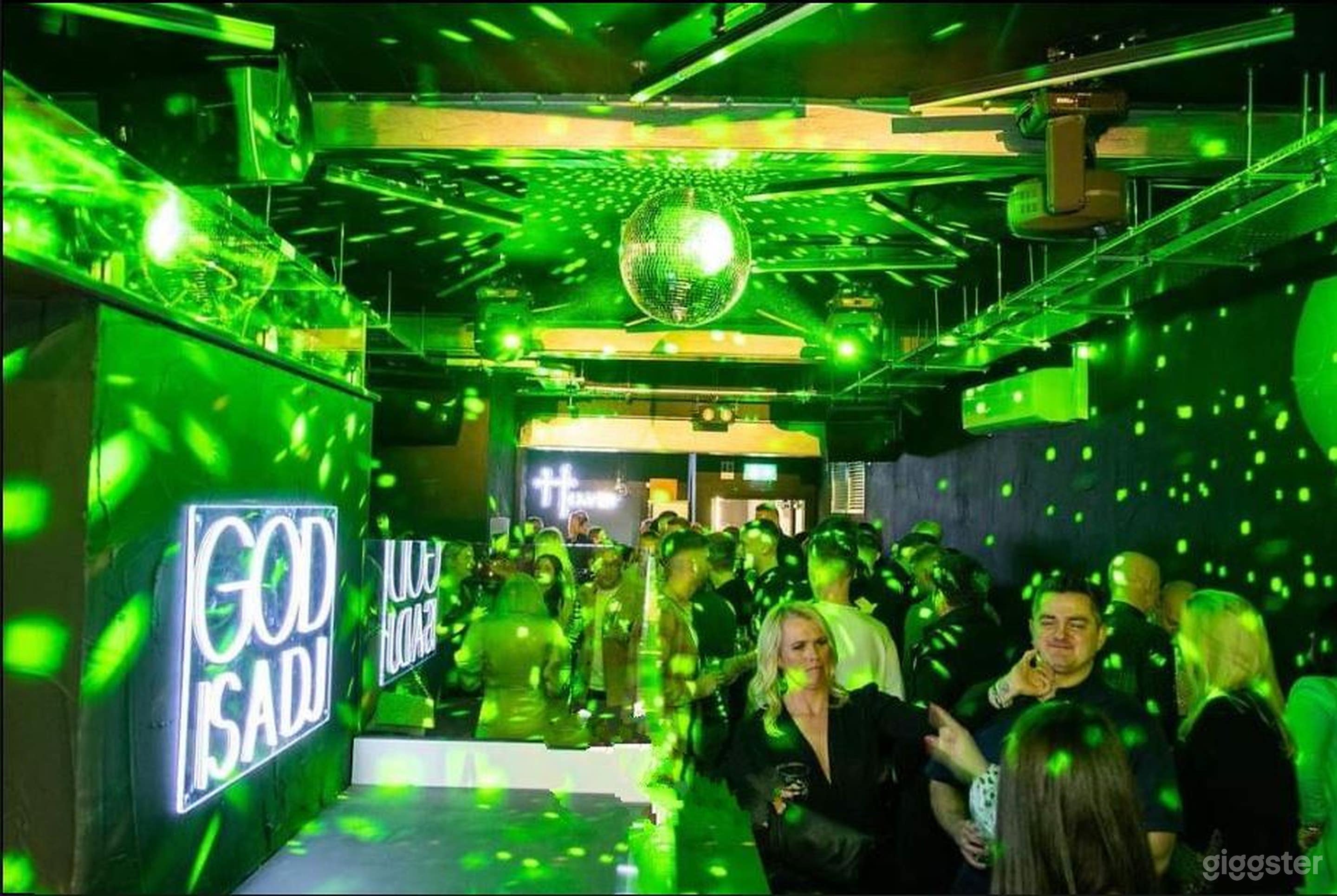 South Wales’ new premier nightspot Photo 3