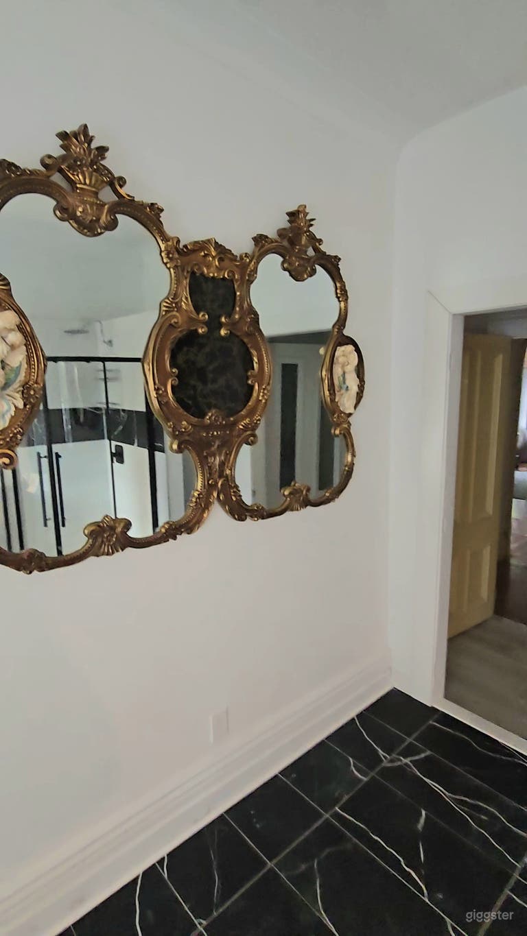  The Purple House | La Maison Mauve 