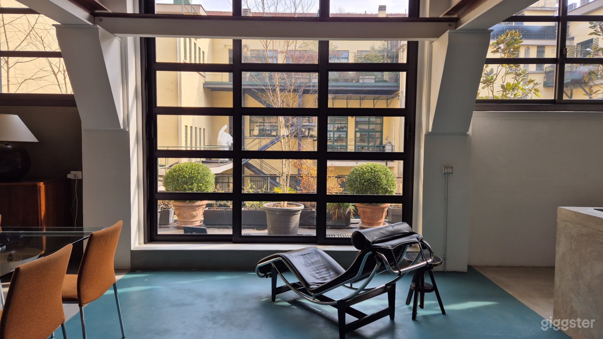 Foto di Loft Industriale dall' Atmosfera Vintage 1