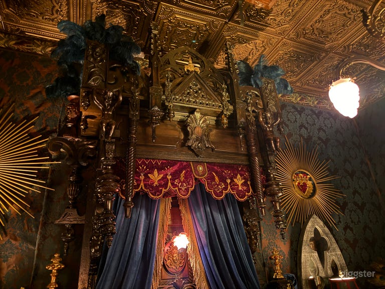  Southern gothic maximalist dream  