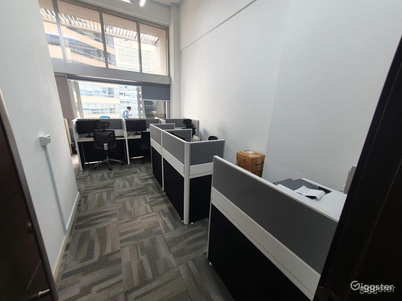 11 Person Private Office in Singapore Business District Photo 1