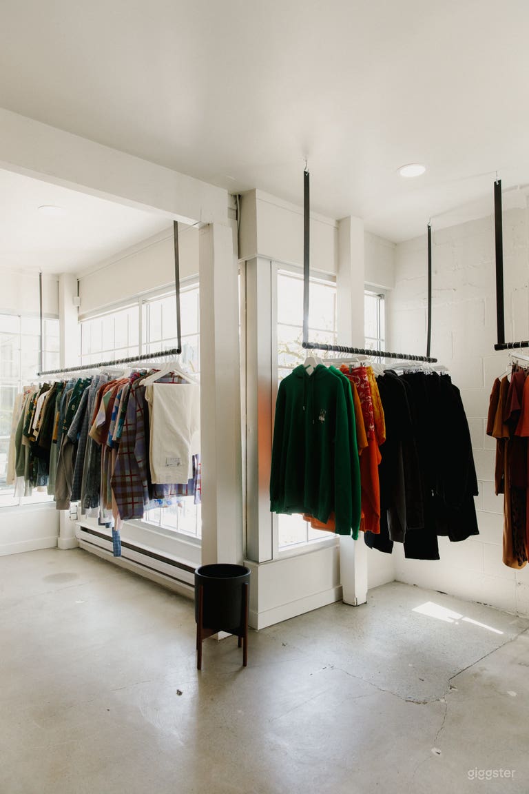  Perfect Pop-Up / Retail Spot with Street Access 