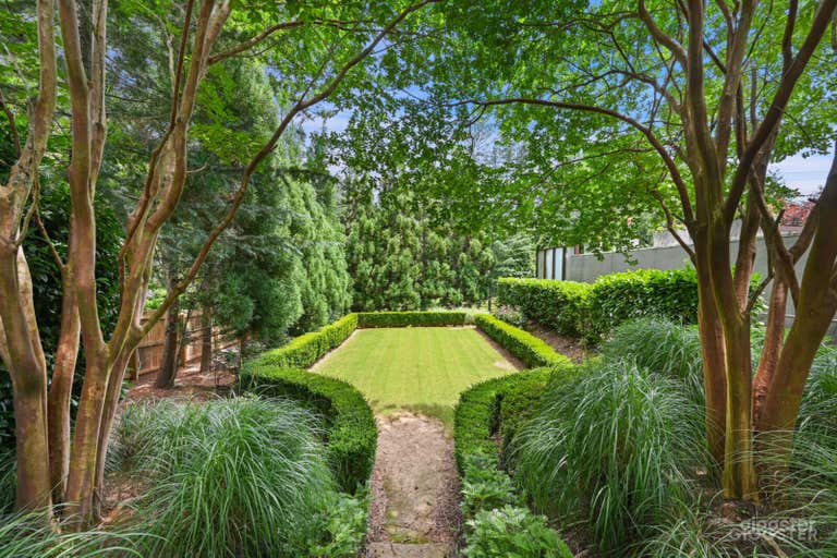  Versatile Outdoor Oasis 