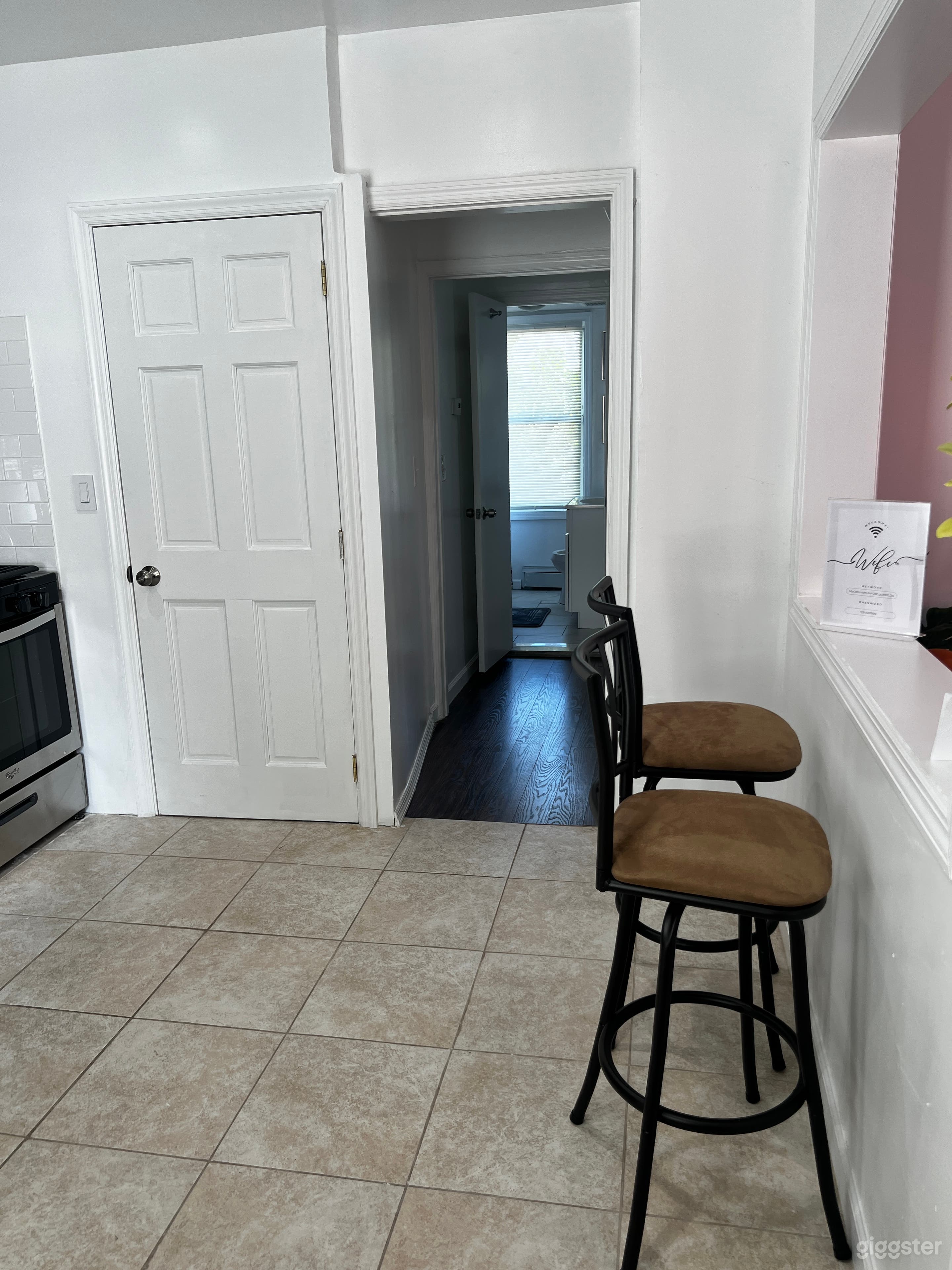 New Rochelle Chic Retreat- 3 Bdrm Apt->Near NYC  Photo 4