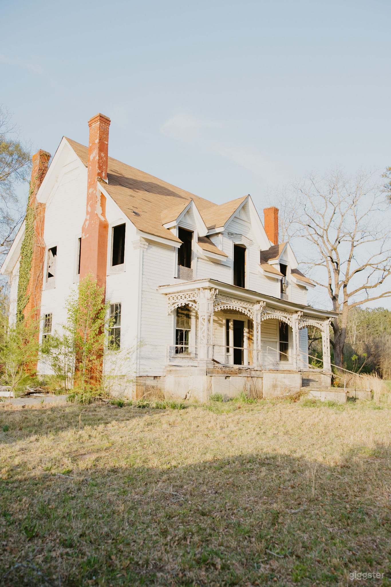 Historic Farmhouse in a Picturesque Setting Photo 3