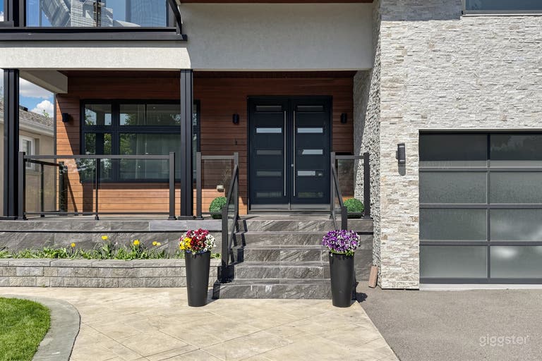  Modern Toronto Family Home – West Deane Park 