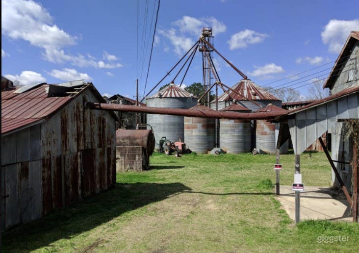Turn of Century Town Street Scape Photo 1