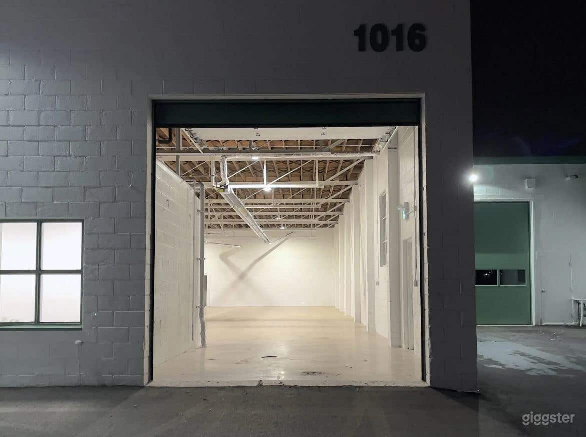 STUDIO B 80′ x 40 Photo 3