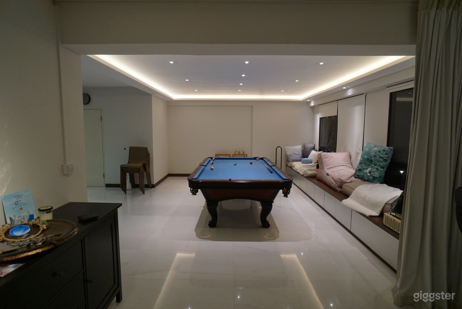 Large Dining/Pool Table in 5-rm HDB Photo 1