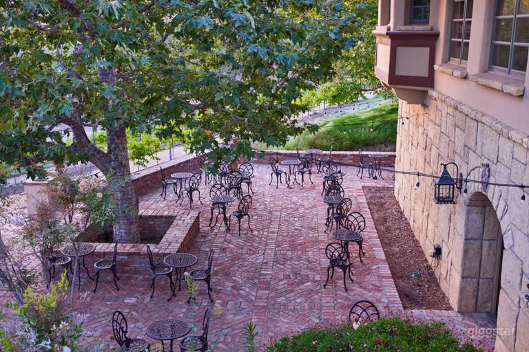  Eclectic Tuscan Villa with Sublime Views 