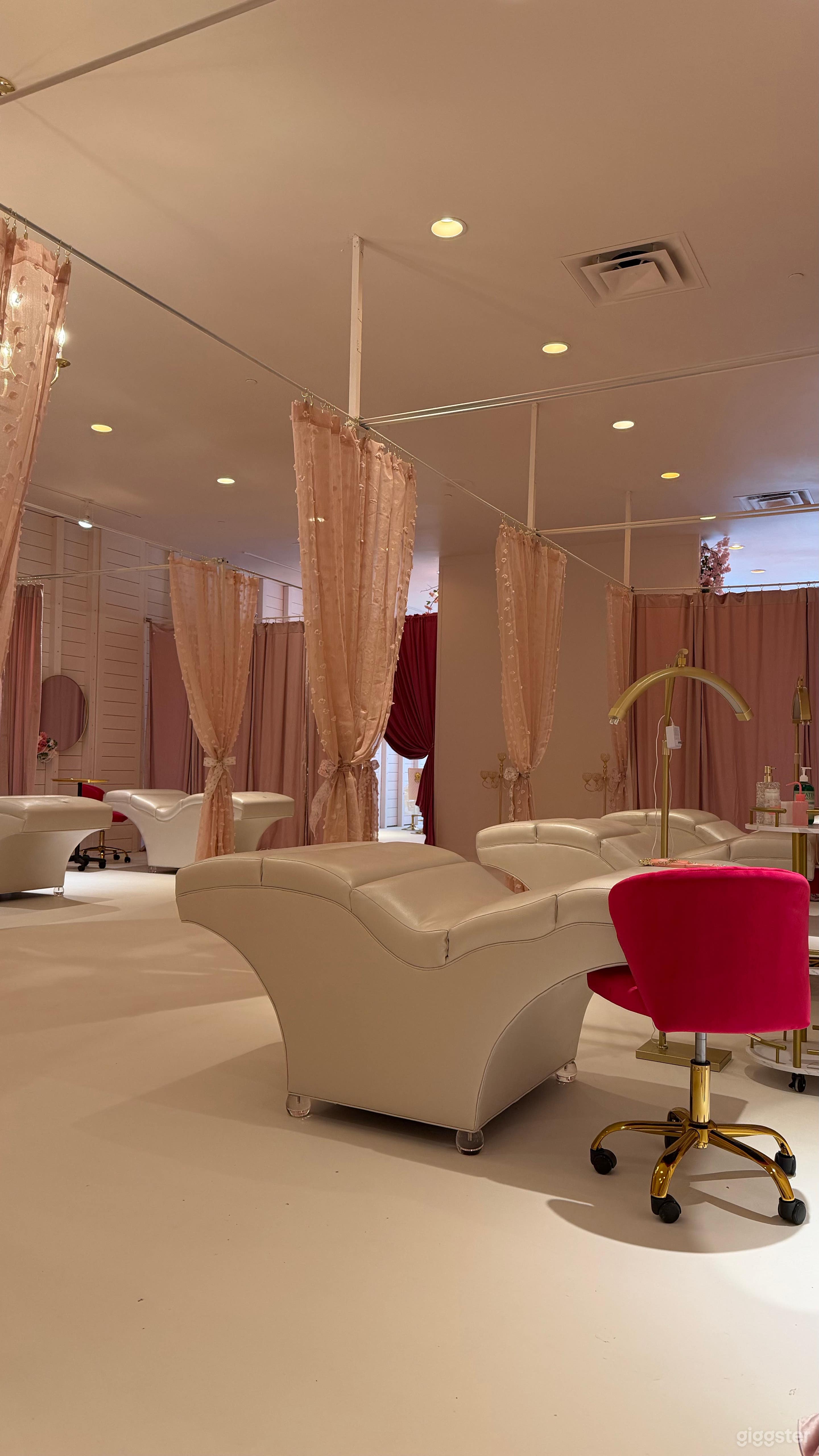 Luxury Salon Suites for Rent Photo 2